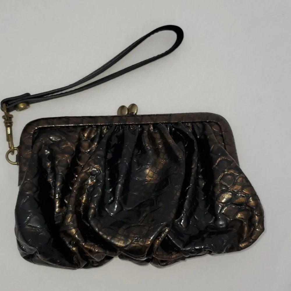 Simply Vera brown clutch